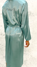 Load image into Gallery viewer, Green Bridesmaid Robe