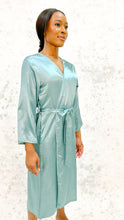 Load image into Gallery viewer, Green Bridesmaid Robe
